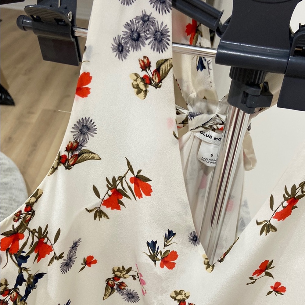 Club Monaco Floral Print Midi Dress in Pure Silk - Picture 8 of 12
